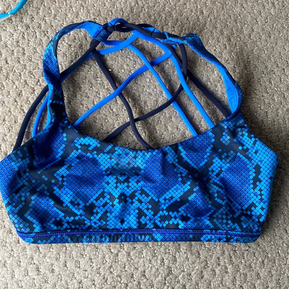 Size 2 cute lulu lemon sports bra